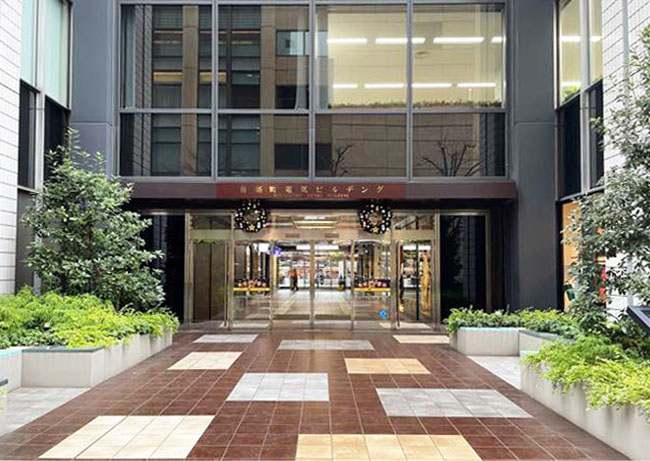 日比谷クリニック順路、3階エレベーターロビー