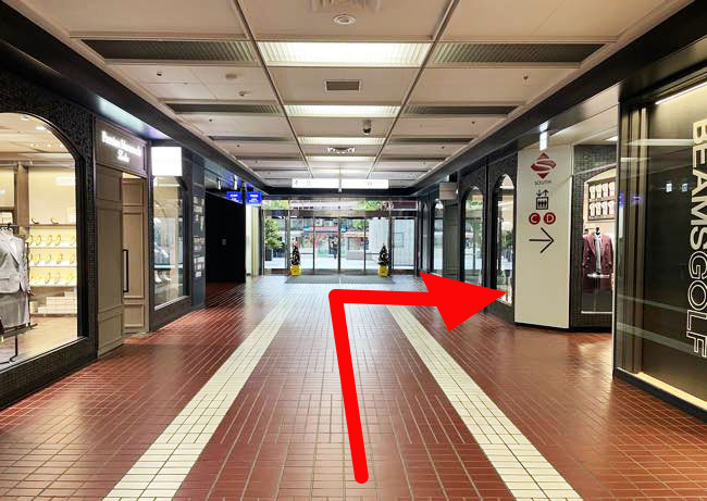 日比谷クリニック順路、3階エレベーターロビー